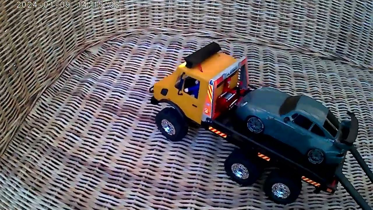 JJRC C8823 1-18 6x6 Flatbed Rescue Vehicle.