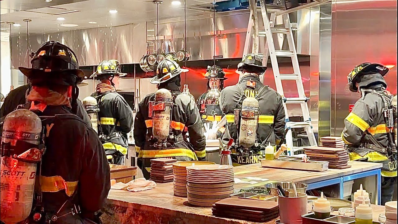 FDNY BOX 0726 ~ FDNY BATTLING A 10-76 HIGH RISE COMMERCIAL FIRE IN THE DUCT WORK OF RESTAURANT, NYC.