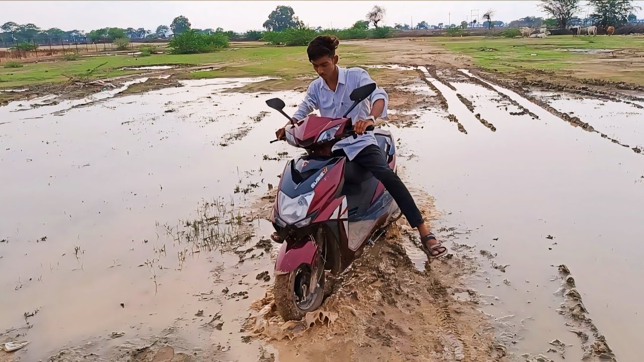Pani Me Scooty Fas Gai 😱 || New Video Ki Scooting 🎥 || Its Divyansh Vlogs