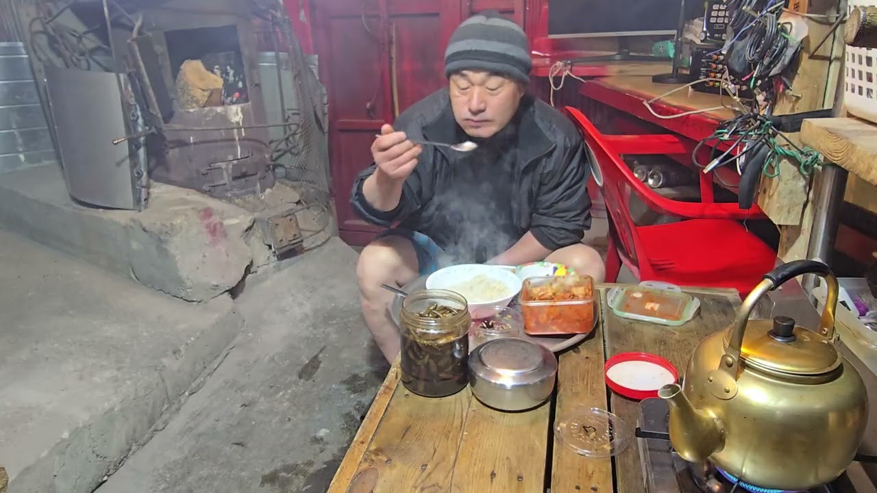 산골 할머님 몸이 아프시다고 합니다 찾아뵙고 와야되고 후다닥 밥한끼 ᆢ