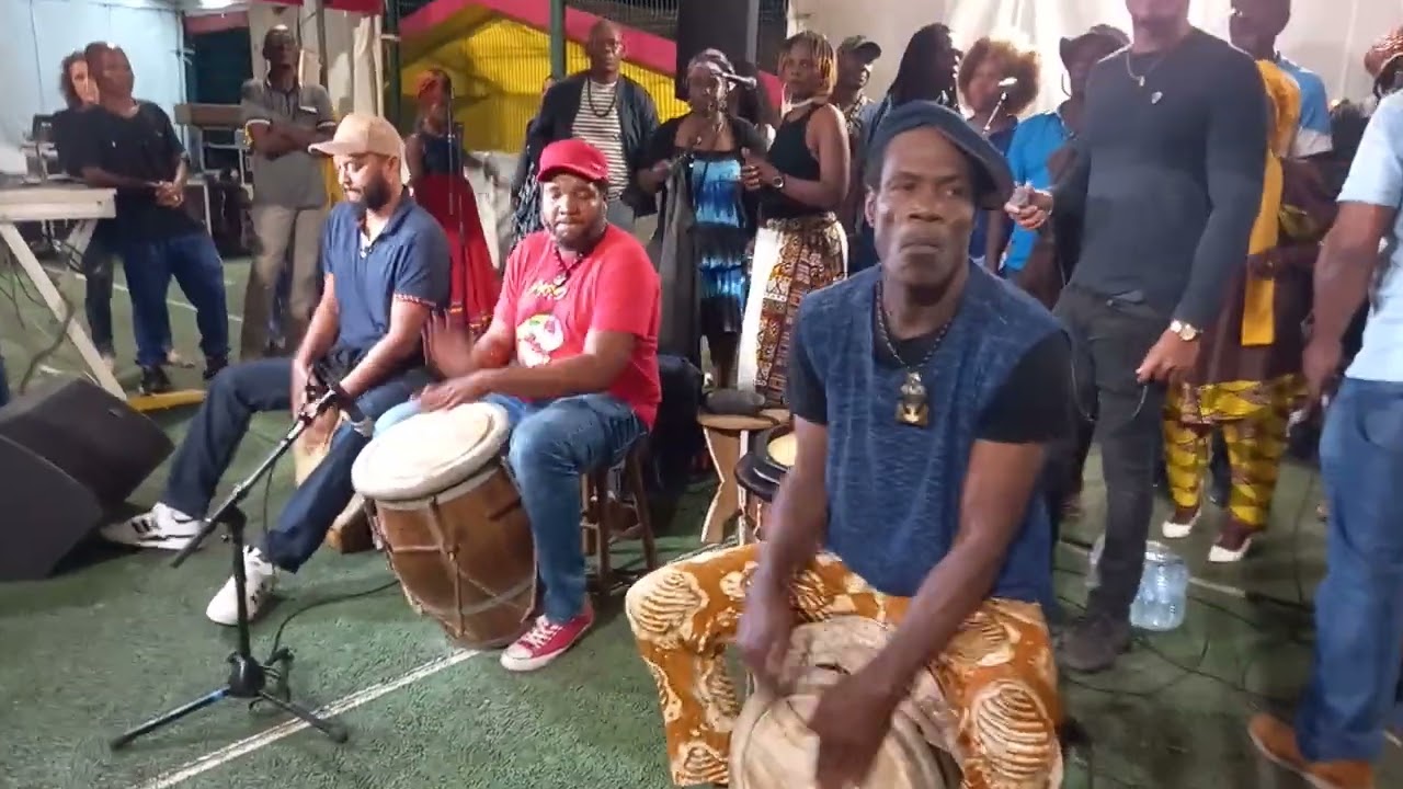 Léwoz a Kannida: Mickael Quidal lokansyé,Pascale Huc chenbé sa ma fi,Gaël Belrain mawkè.GWO KA-LA !