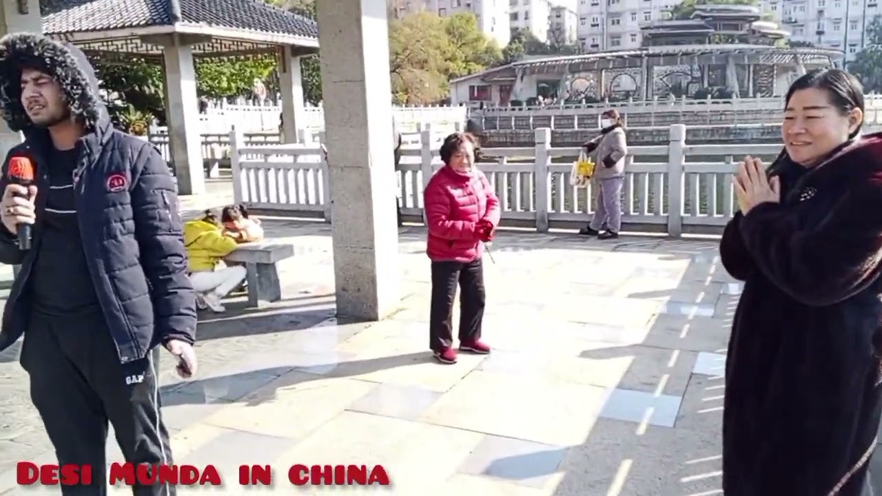 Aj Abdullah nay Chinese music pr public place ma song gaa diyaa 😂😂