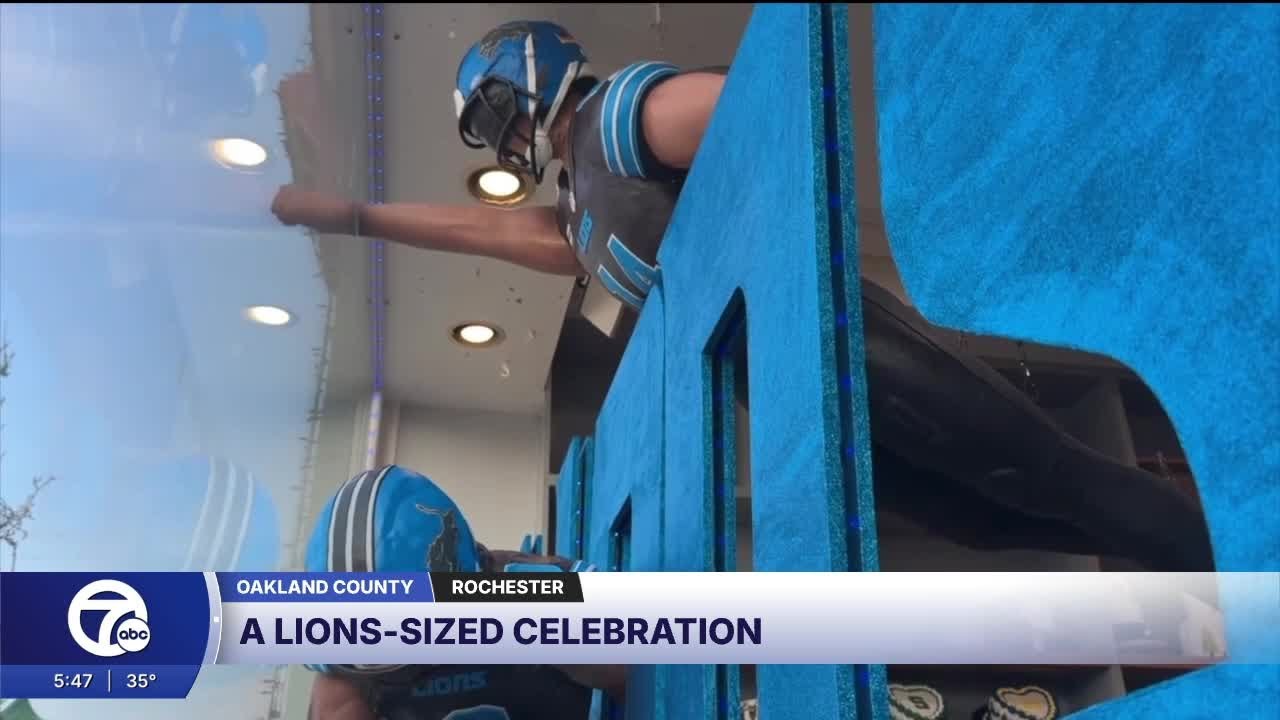 New gravity-defying Lions cake sculpture draws crowds to Rochester bakery window