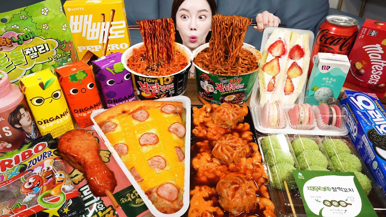 RUS SUB) Korean Convenience Store 🎉 Buldak Ramen Pizza Dessert New Collection Mukbang ASMR Ssoyoung