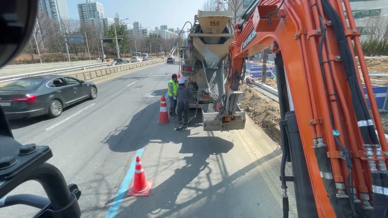 3w 굴착기 L형측구 작업