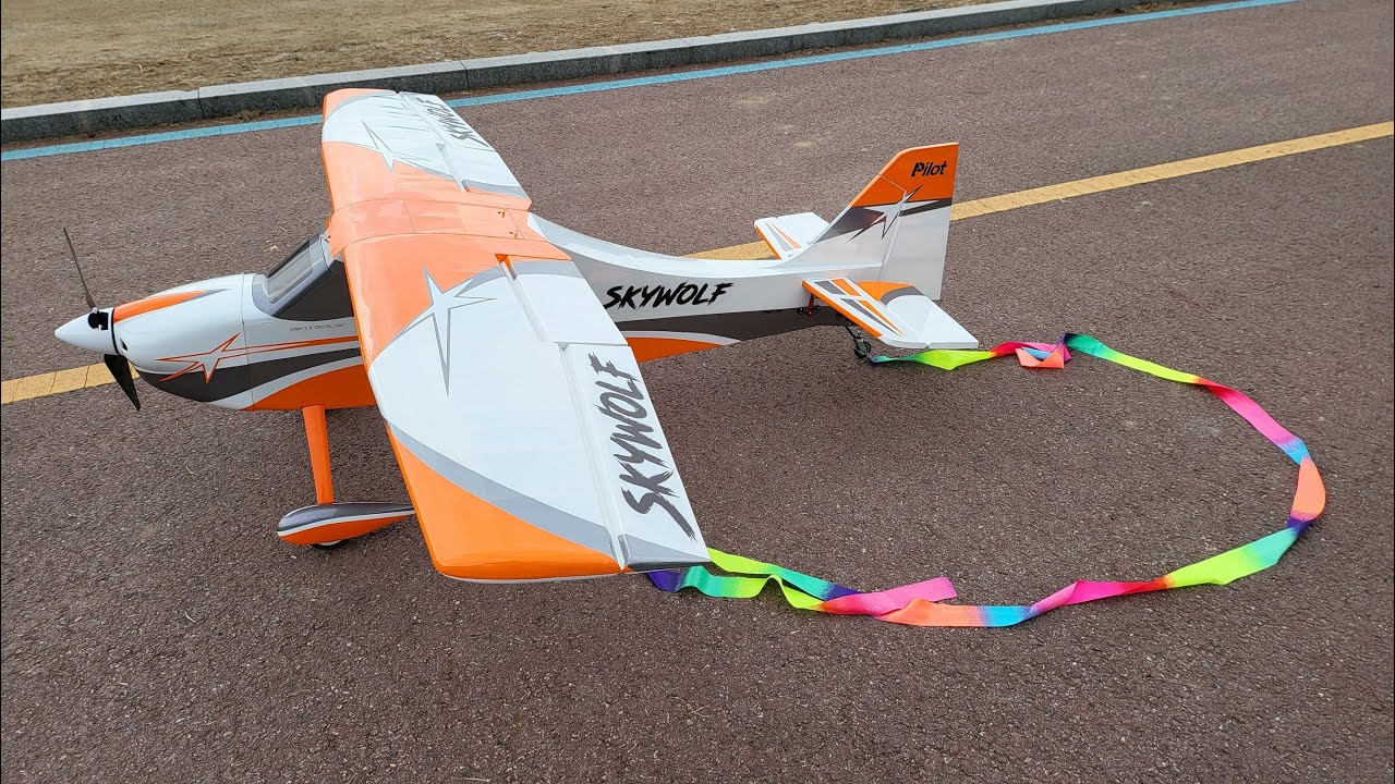 Flying with a ribbon - Pilot-RC Skywolf 73