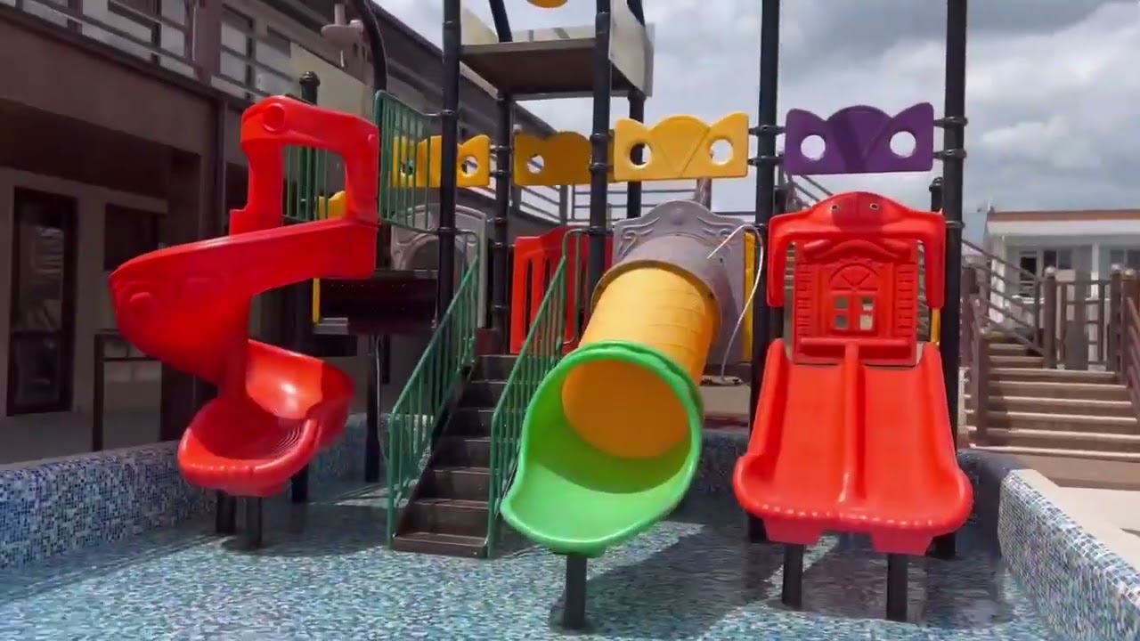 Готель _Гарячий Шоколад, Кароліно Бугаз