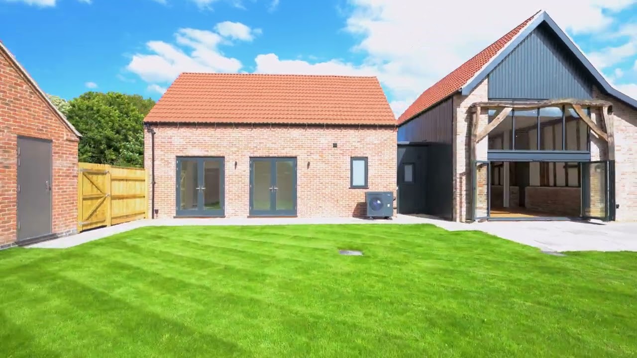 Take a look at one of Lincolnshire's most impressive barn conversions - The Granary in Fiskerton!