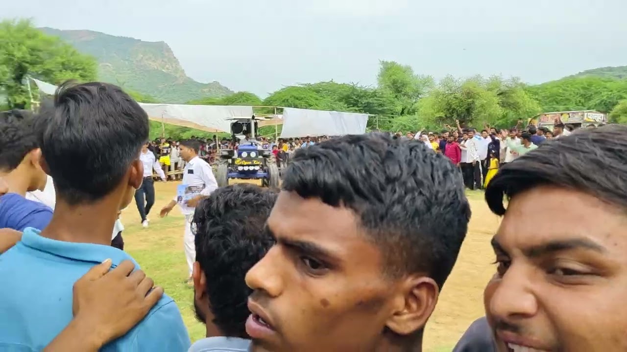बराल भेरू जी मेले में टैक्टर प्रतियोगिता देखने उमड़ा जनसैलाब