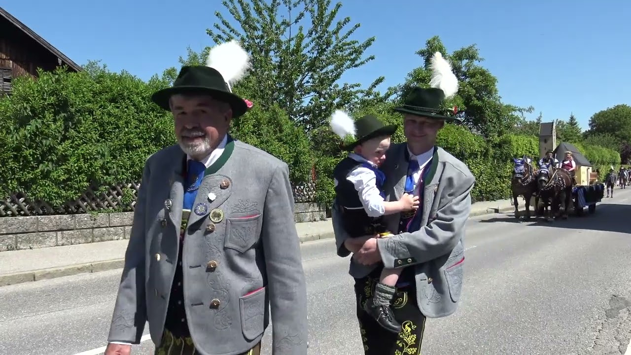 21. Treffen der Historischen Trachten von Altbayern in Neubeuern 2024 3