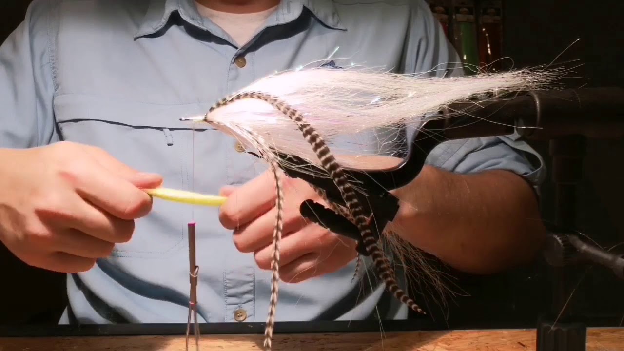 Montage mouche à brochet (pike fly tying)