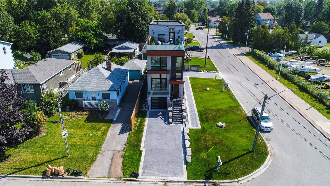 661 Pleasant Street Pickering