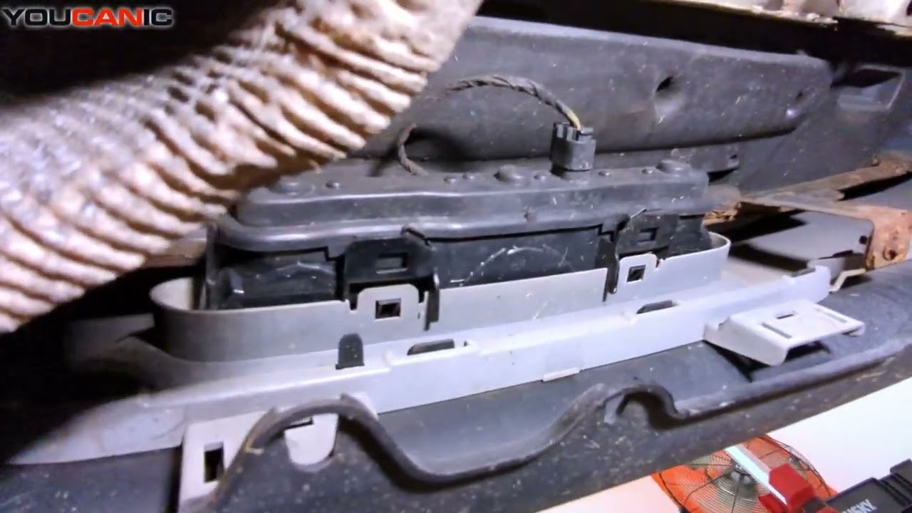 How to Replace Rear Fog Light, Brake Light, and Reverse Light on a 2002+ Mini Cooper