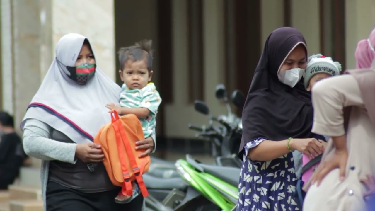 Farhan Abdul Fattah   POSYANDU DESA PEMARON BREBES