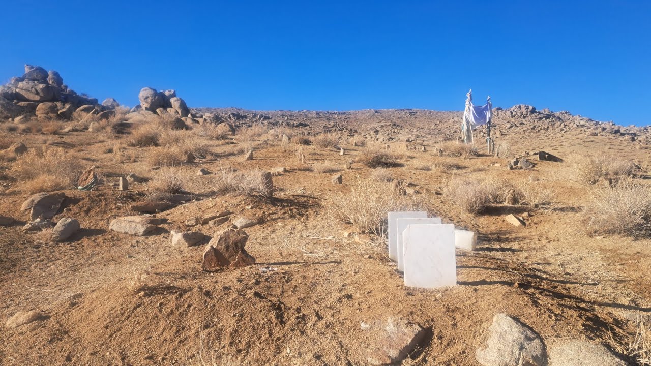 برای چیز رفتم قبرستان 🪦🪦