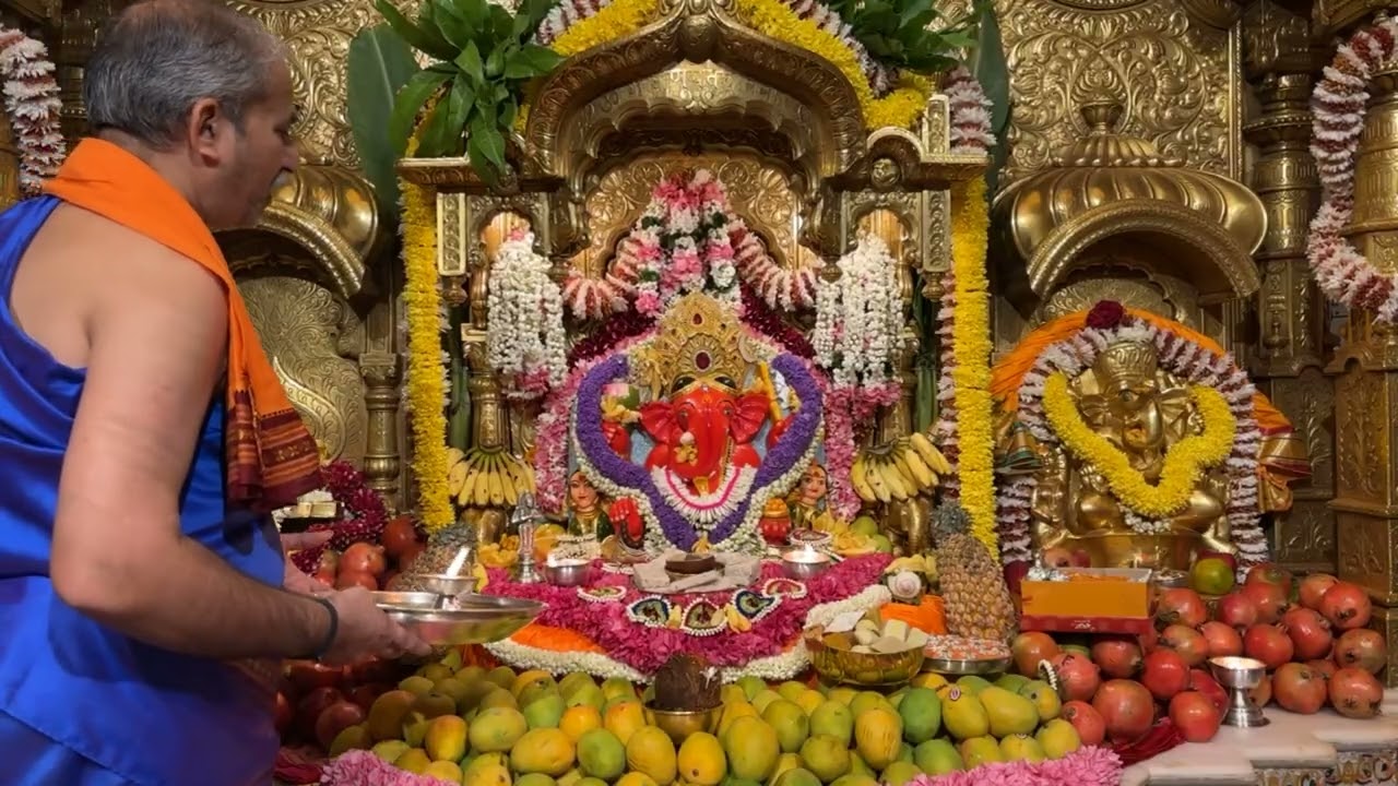 LVIE Siddhivinayak Ganpati Dadar Aarti🙏🏻 03/03/2026🛕