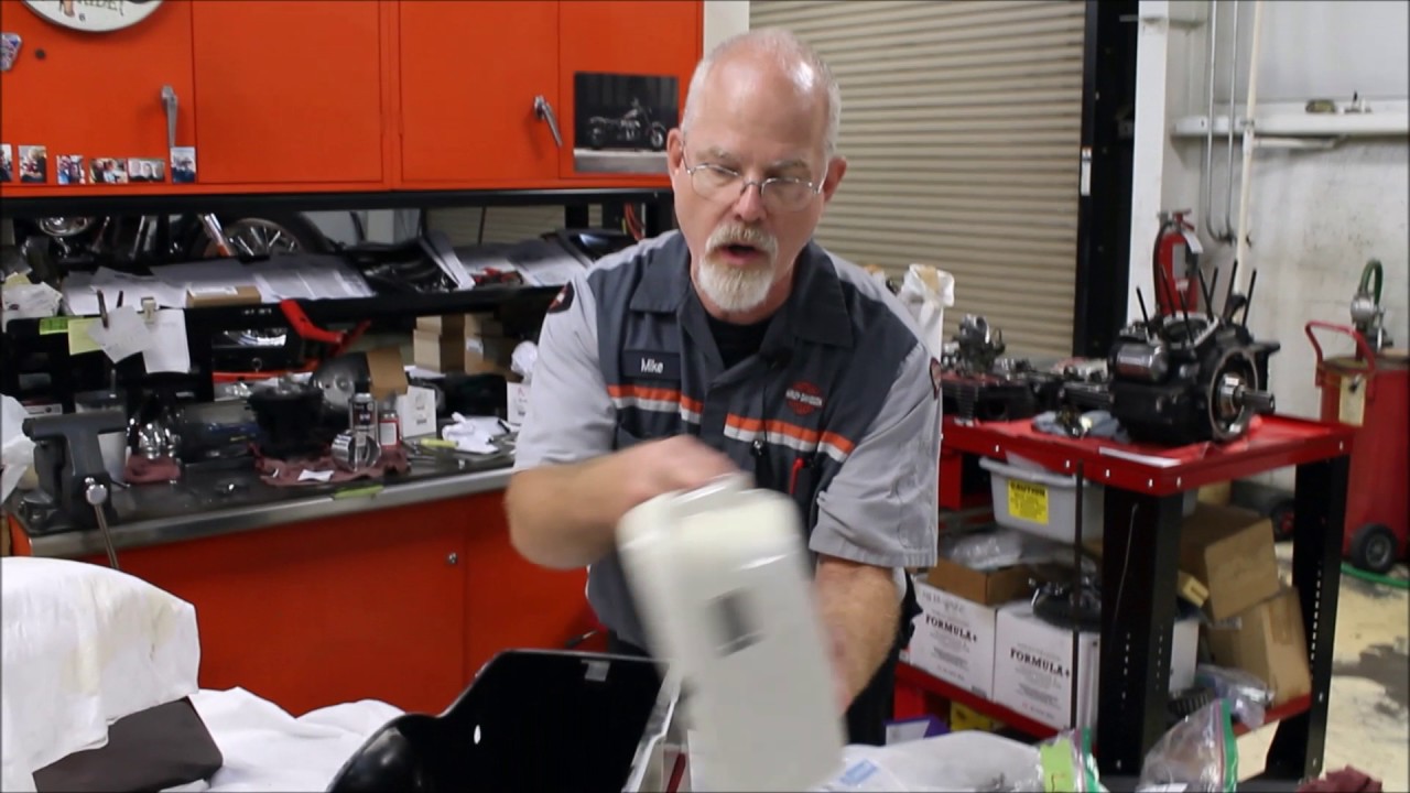 DOC HARLEY: SADDLEBAG PAINT PREP