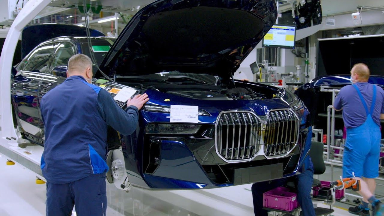 Inside BMW Dingolfing Production of the 2025 BMW 7 Series
