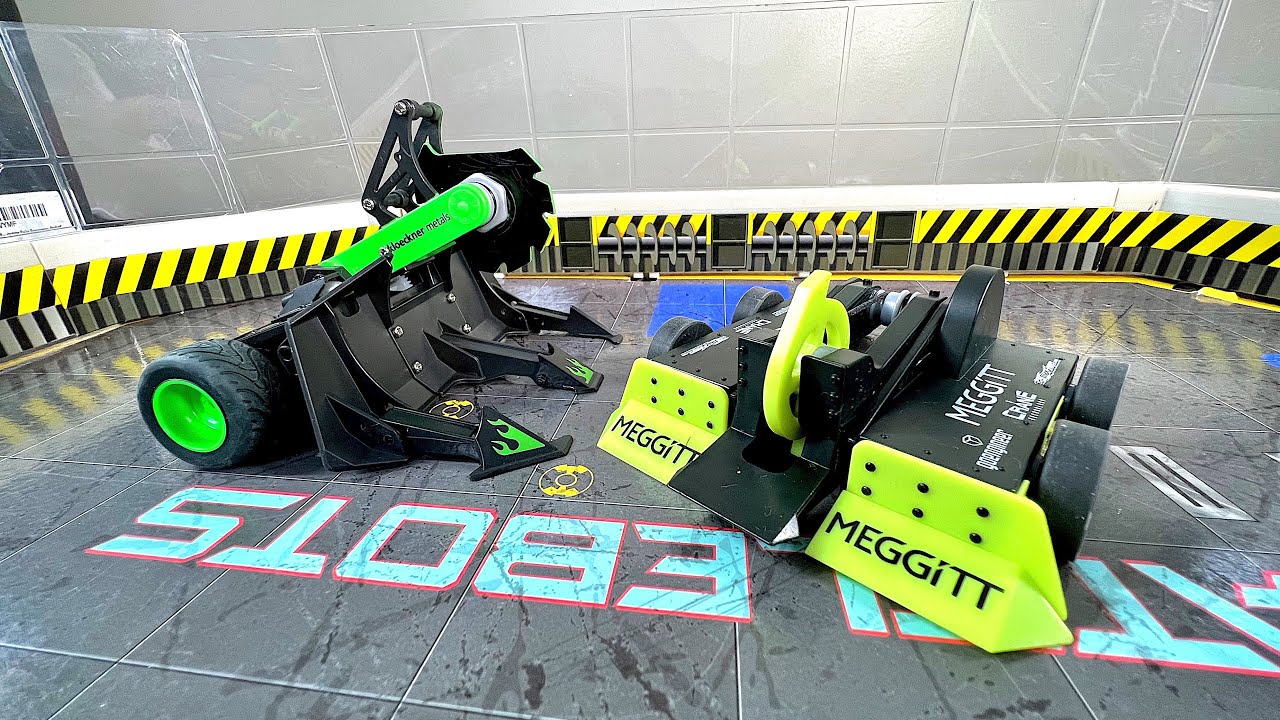 BATTLEBOTS Rivals Platinum от HexBug! Sawblaze и Whiplash: распаковка и игра!