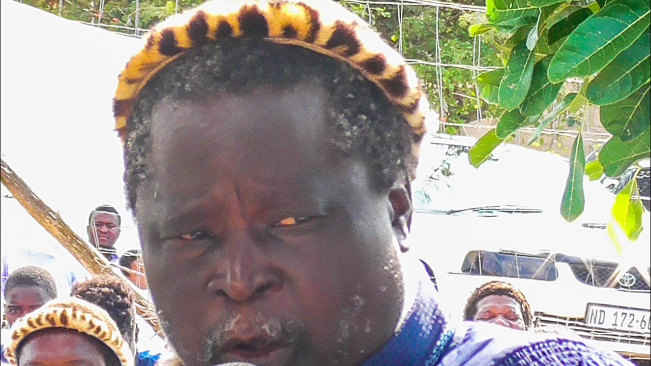 Rev Ngubane esiba engwacuma