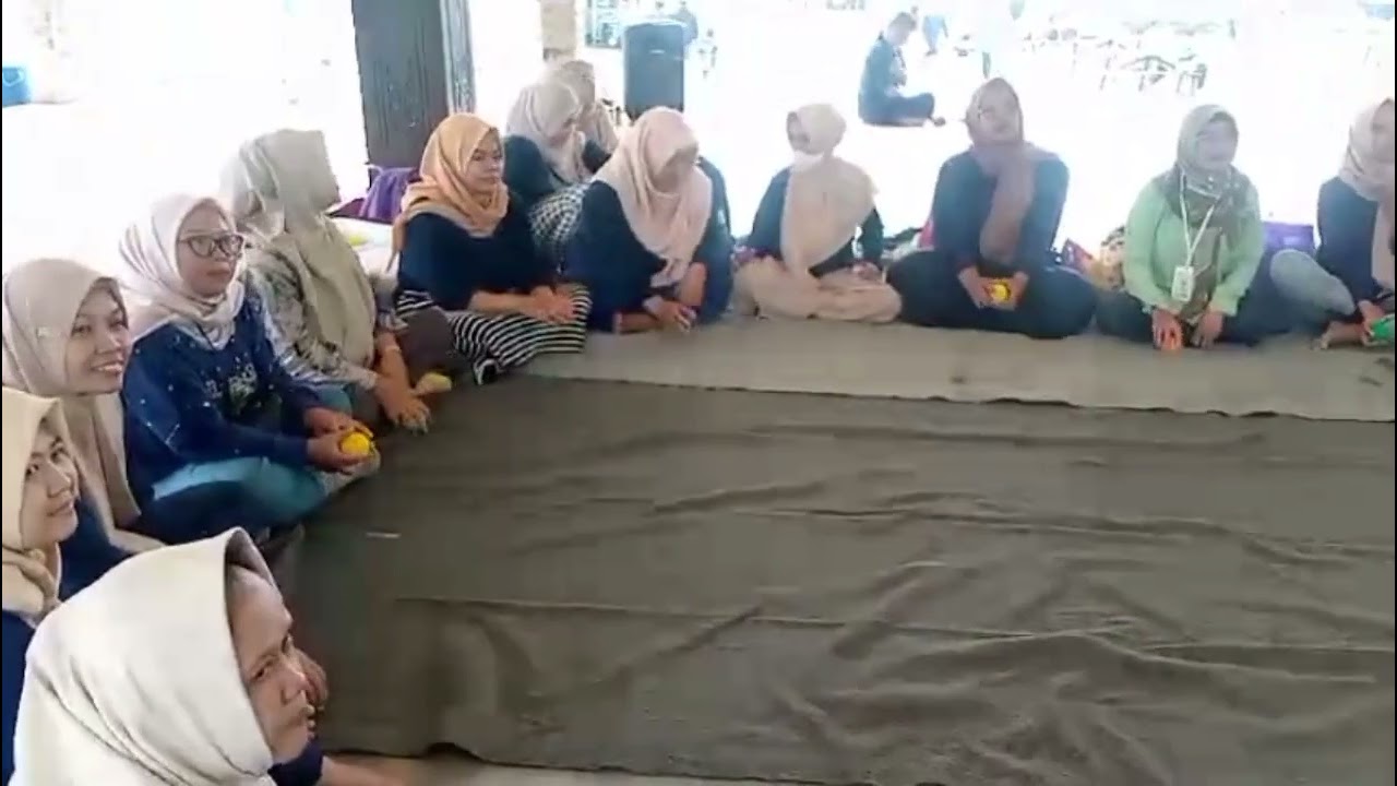 kegiatan ibu ibu sambil menunggu anak outbound did'las Purbalingga
