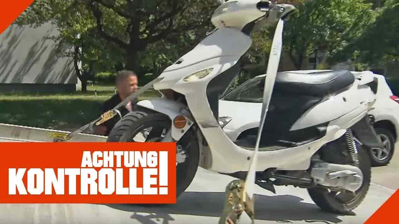 Kurios! Frisierter Roller wird abschleppt! | Achtung Kontrolle | Kabel Eins