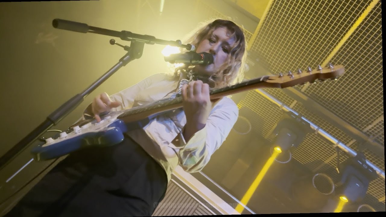 Lambrini Girls - Love live @ Bi Nuu - Berlin 13.12.2025