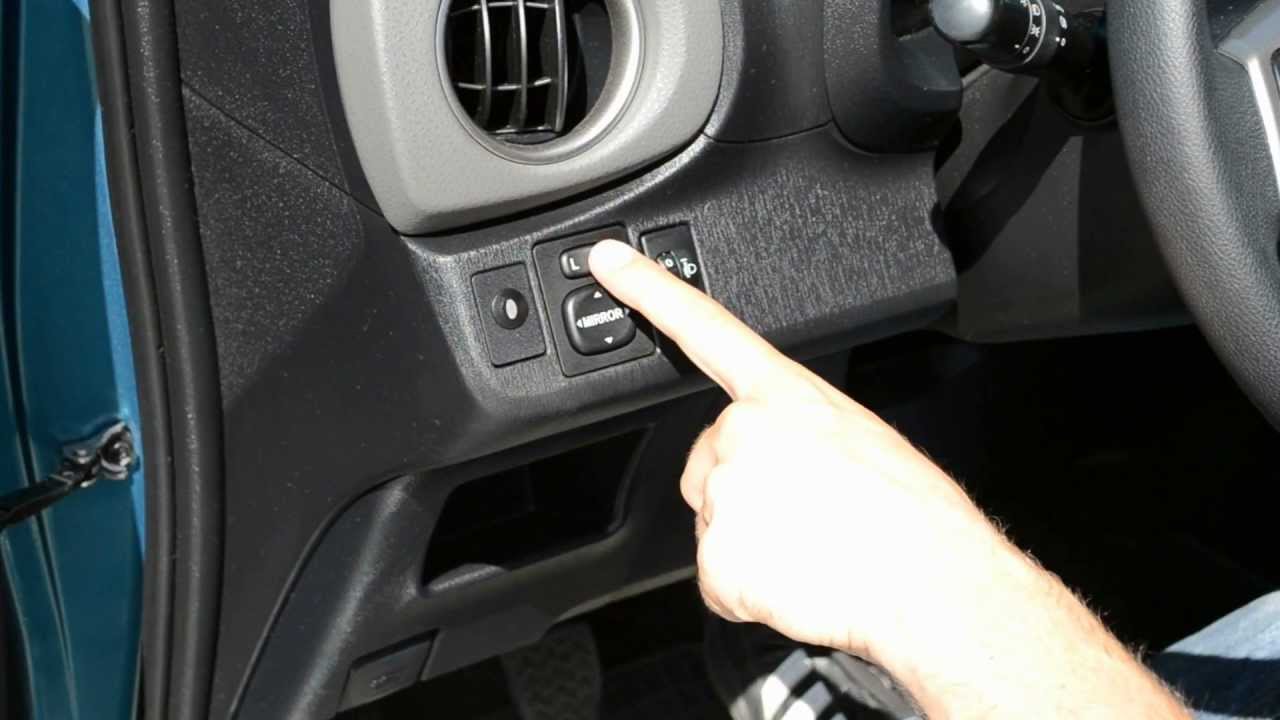 Przygotowanie do jazdy. Jak ustawić fotel, lusterka... Toyota Yaris III HD
