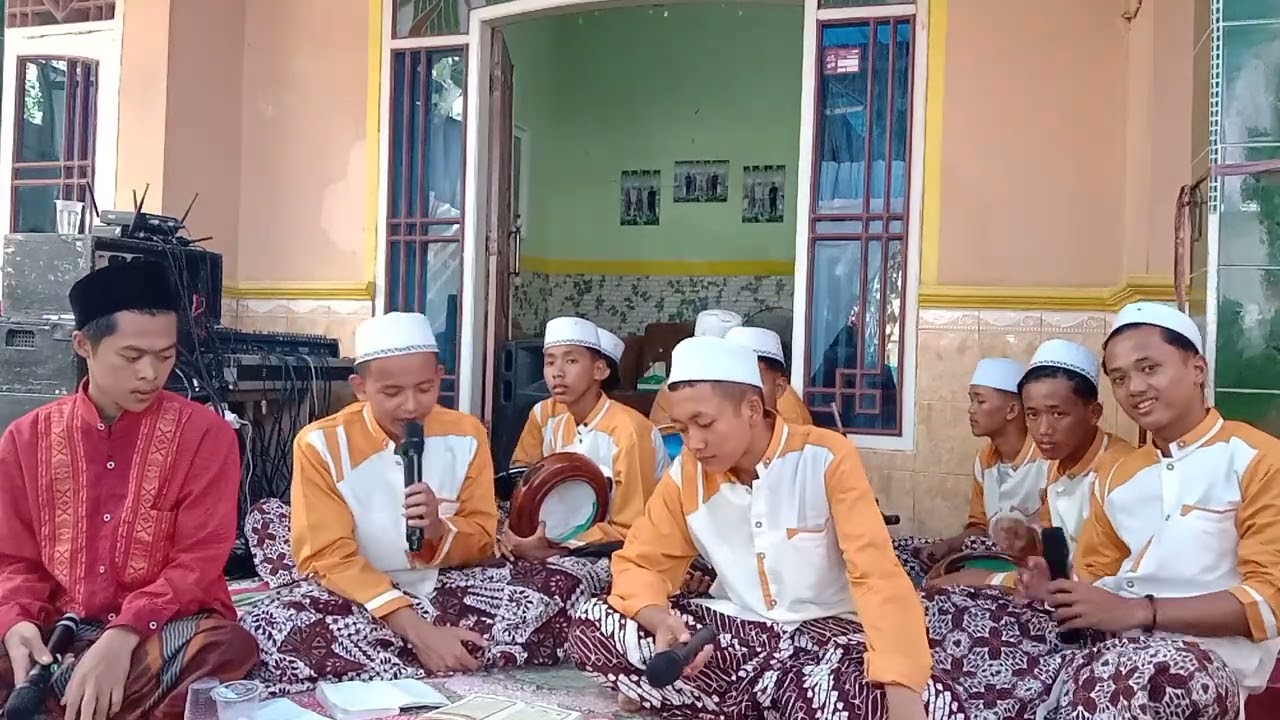 KHOIROL BARIYYAH - Pernikahan Mega Paulina dan Toni Toharudin