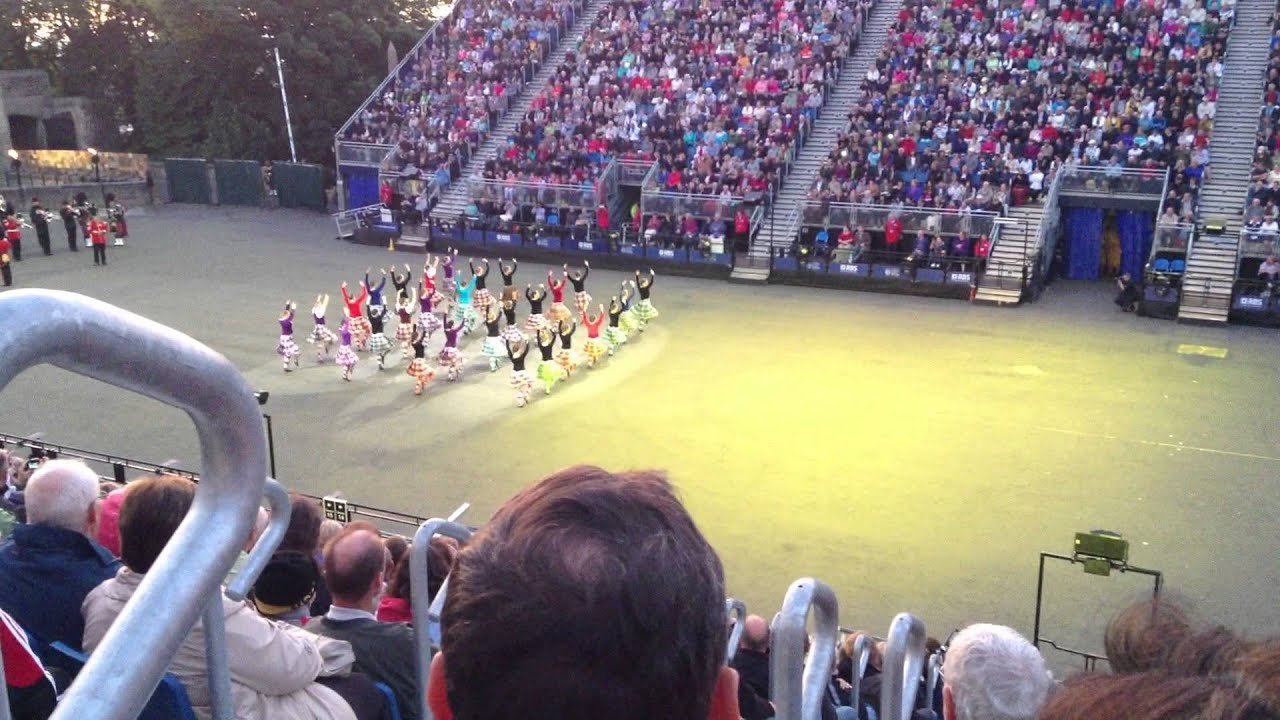 Royal Edinburgh Military Tattoo 2013 - Highland Ceilidh Dancers