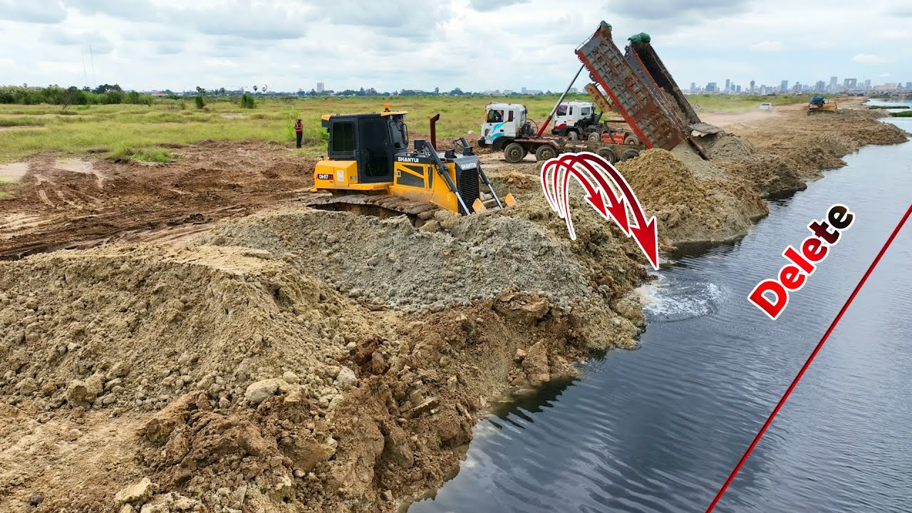 Nice Action This Day!! Shantui Bulldozer Pushing Soil Loading By Dump Trucks 25 TON Unloading Soil