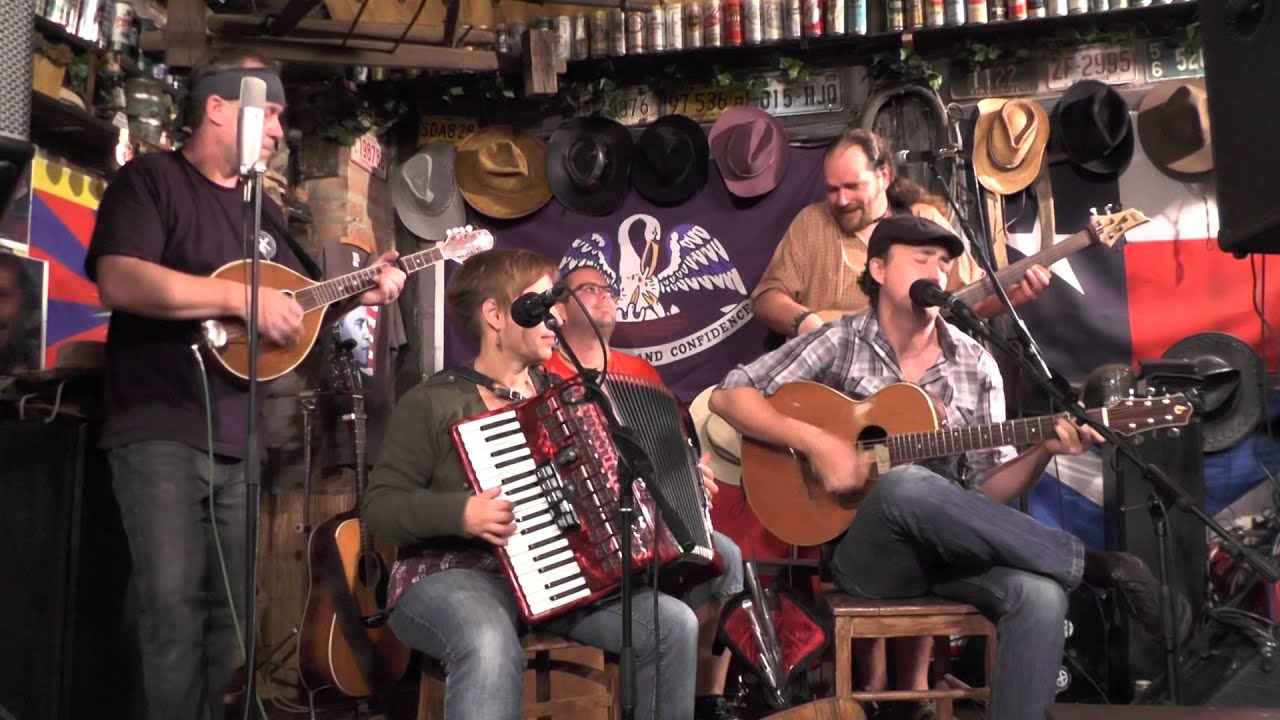 Isara - Příběhy. Folková stodola Vládi Vlasáka, v červnu 2014.