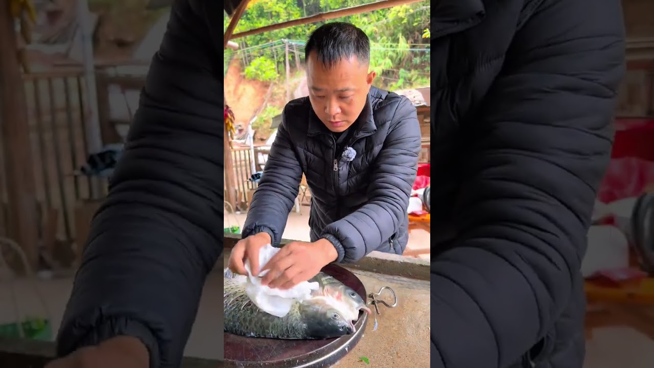 Delicious Crispy Grilled Fish from Guangxi - Must-Try Snack