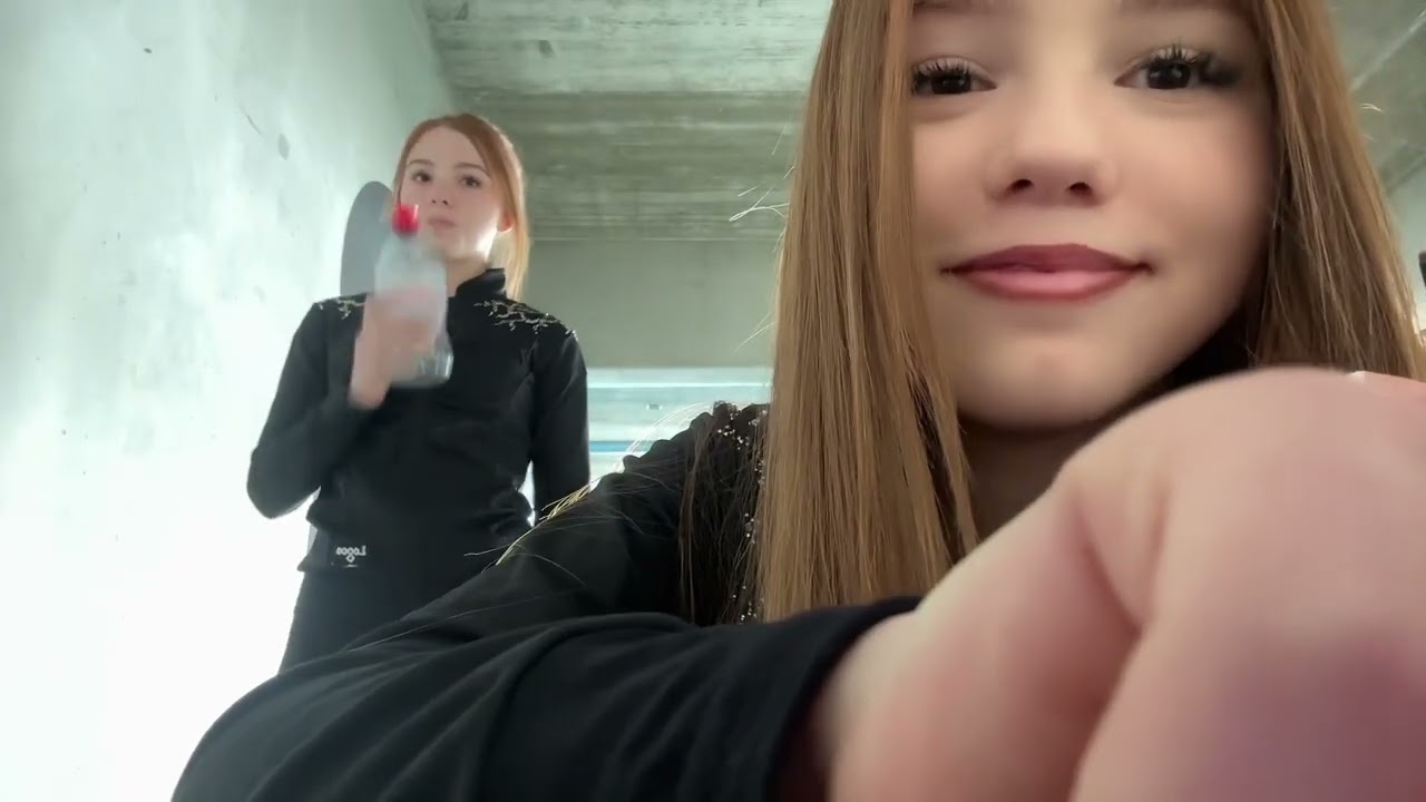 Emilia und ihre Lippenkombi 😅 #vlog #video #twins #vlogs