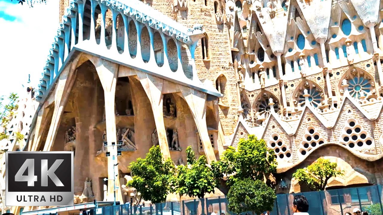 Summer in Barcelona Spain, Sagrada Familia Walking Tour | 4k HDR