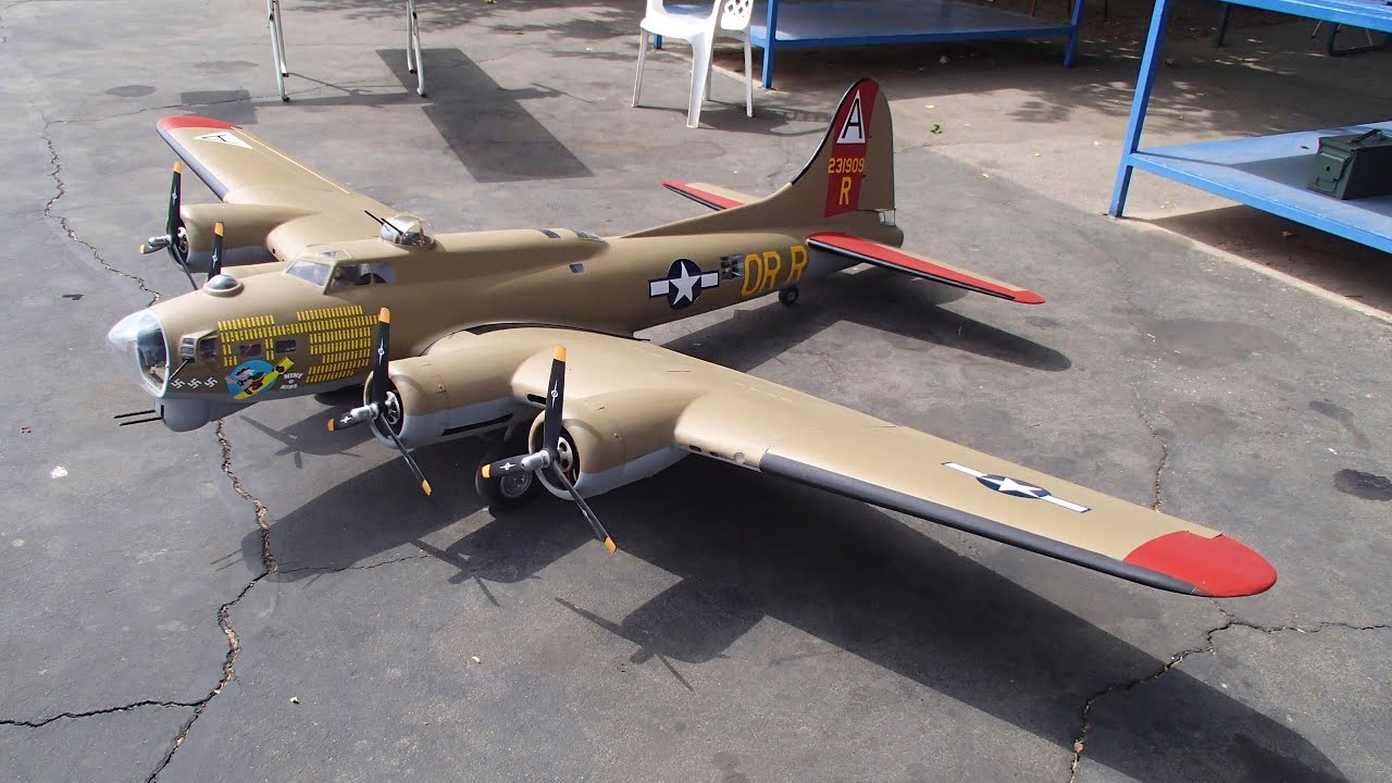 GIANT RC B-17G FLYING FORTRESS (DON SMITH PLANS) IN ACTION!