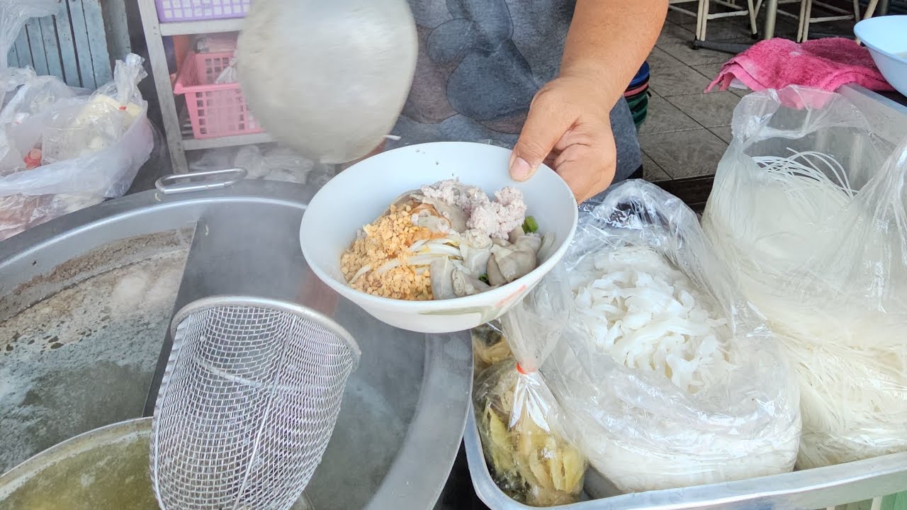 ร้านในดวงใจ!!ก๋วยเตี๋ยวหมูโบราณ30บาท แถมเล้งฟรีๆกินหมดแค่30บาทอิ่มจุก 