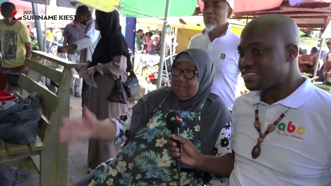 Markt Nieuw Nickerie wordt overspoeld door politieke partijen - Suriname Kiest