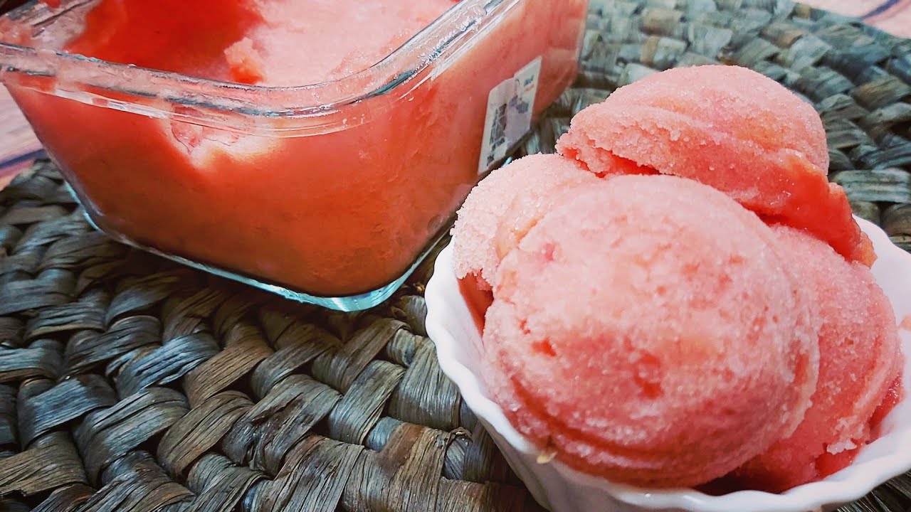 آيس كريم البطيخ 😍🍉 بمكونين 2 فقط 😍 بدون كريمة خفق أو حليب مكثف ، منعش جدا لحر الصيف 😍😍🍉🍉👌