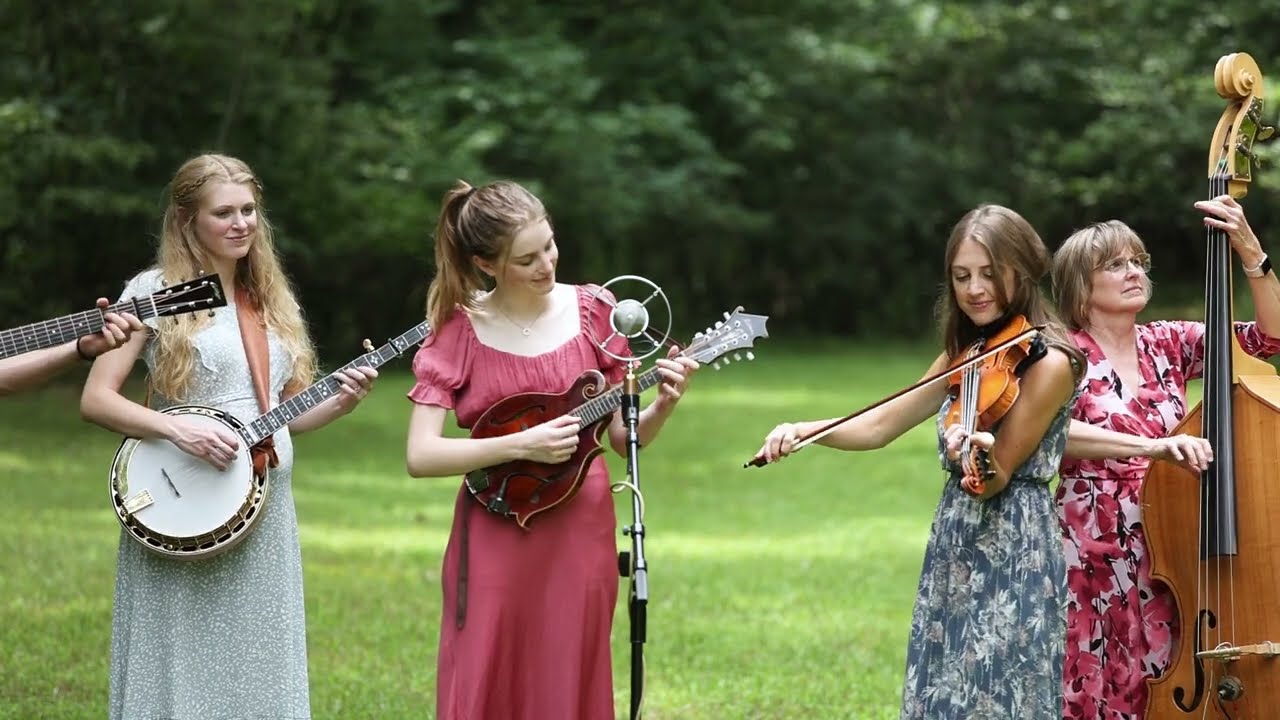 Silly Girls - The Petersens (LIVE) - A Julianne Original