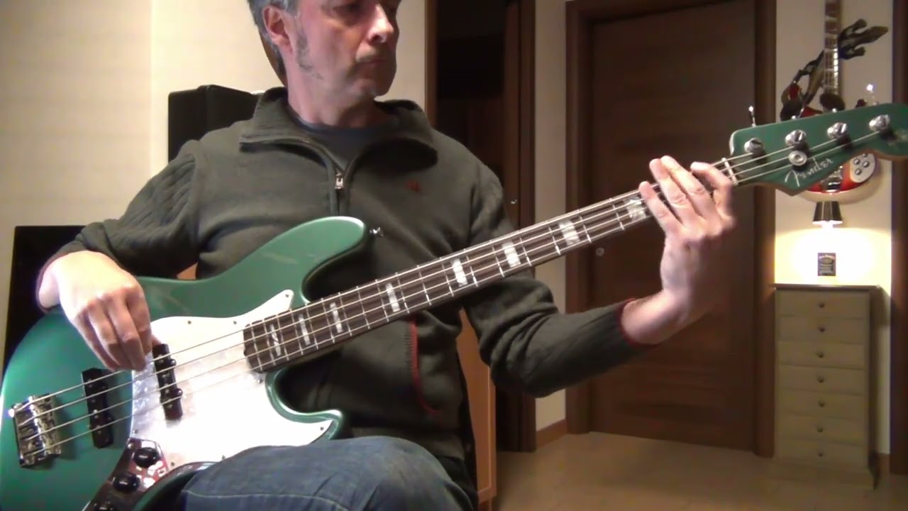 U2   Angel of Harlem (Bass Cover by Enrico Magro)