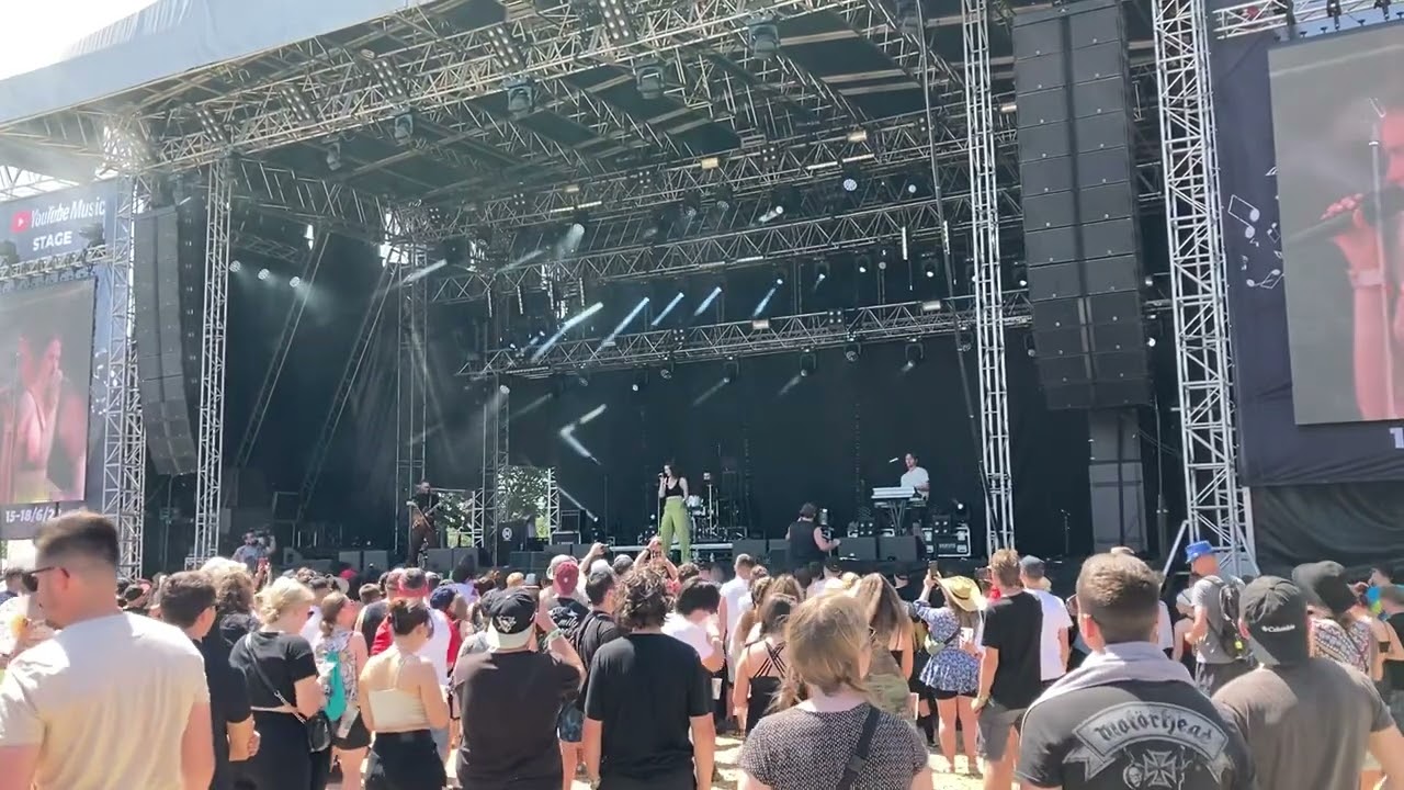We are Domi - Lights Off (Live at @rockforpeopleTV 18.6.2022)