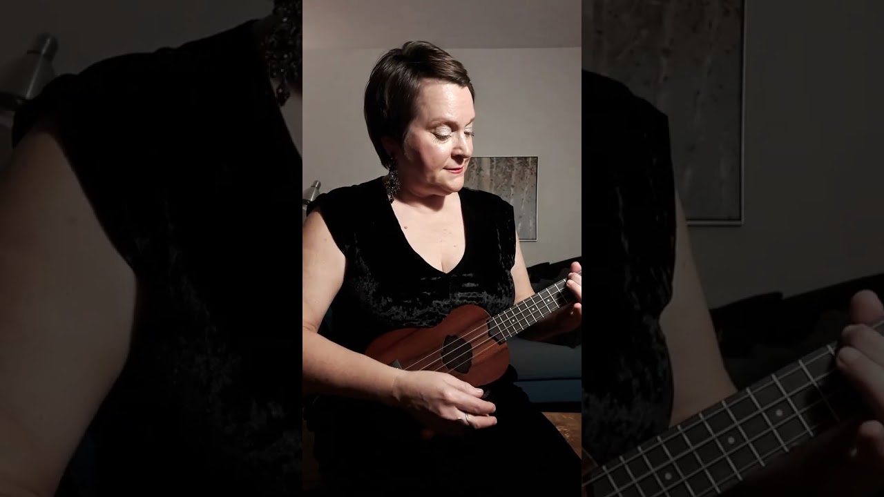 Nobody Knows You When You're Down and Out. Ukulele cover with chords - Bessie Smith - easy to play