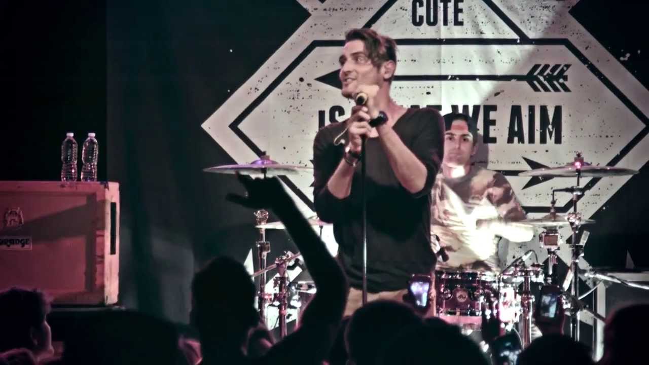 The Curse Of Curves - Cute Is What We Aim For - Live in Chicago