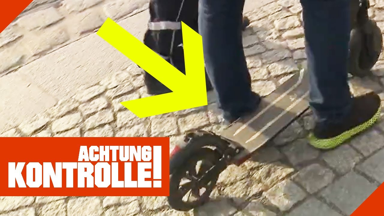 E-Scooter ohne Kennzeichen: Fahrer zeigt keine Einsicht! | Achtung Kontrolle | Kabel Eins
