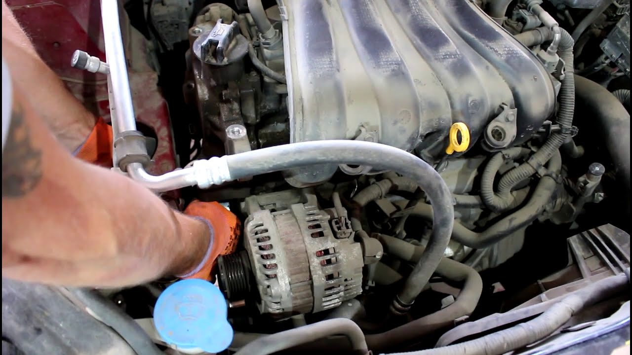 Замена натяжителя приводного ремня на Nissan Qashqai 2,0 4WD Ниссан Кашкай 2007 года