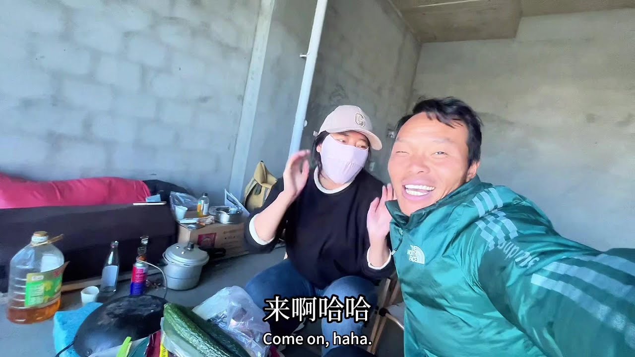 昨天捡了一个豪华别墅住，生活虽然简单但这是我们想要的生活#结伴旅行#户外 #野外生存