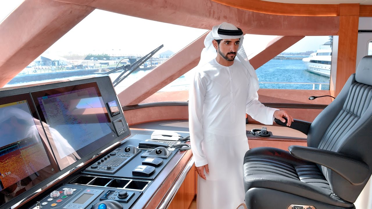 حمدان بن محمد بن راشد يزور معرض دبي العالمي للقوارب