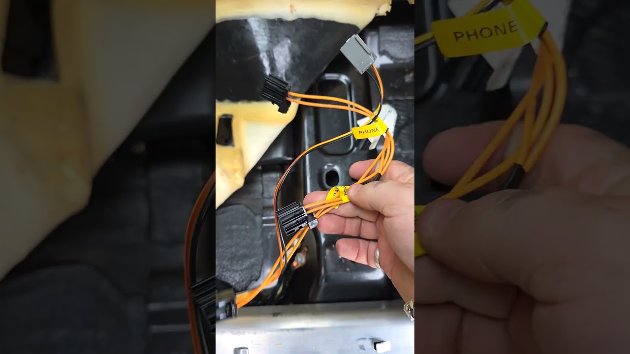 jaguar xf flickering screen please help!!!!
