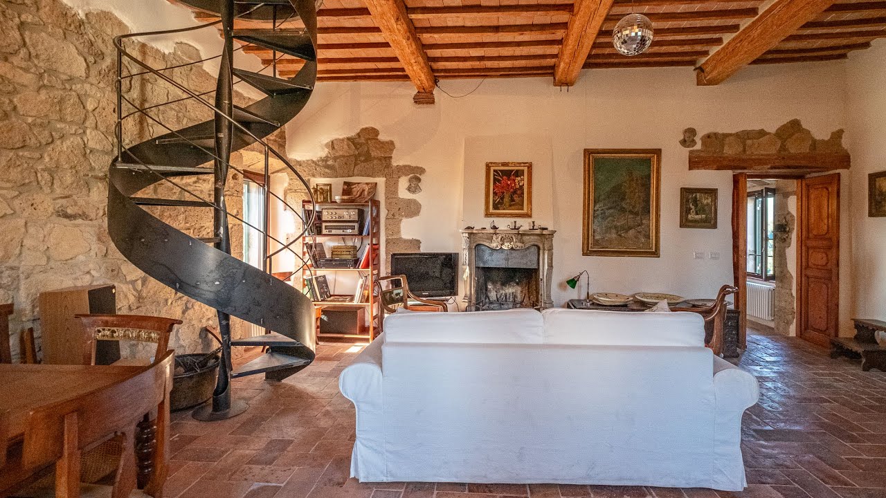 Visita dell'immobile | Pitigliano (GR), Italy | Un nido d’artista con vista sui campanili